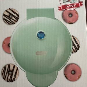 Dash Mini Donut Maker in Mint Green